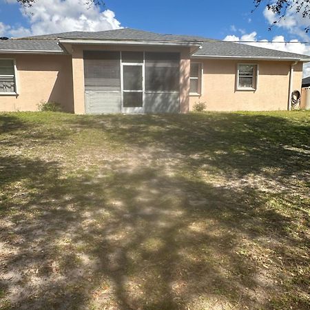 Quiet Room In A Family Home Lehigh Acres Exterior photo