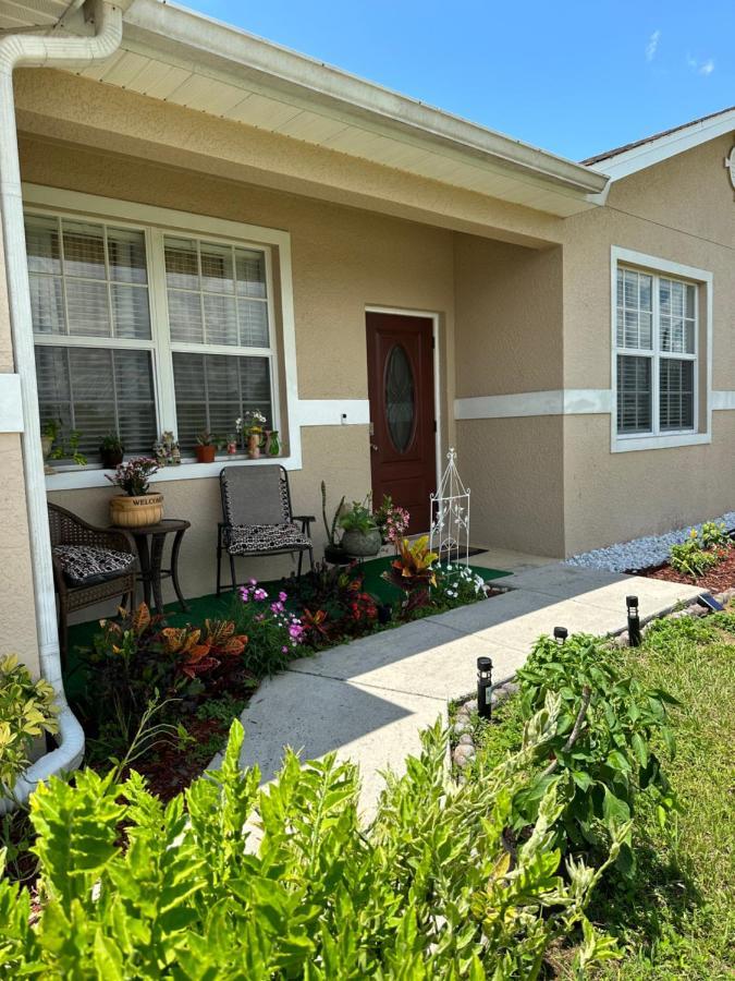 Quiet Room In A Family Home Lehigh Acres Exterior photo