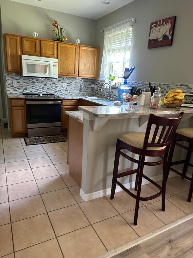 Quiet Room In A Family Home Lehigh Acres Exterior photo