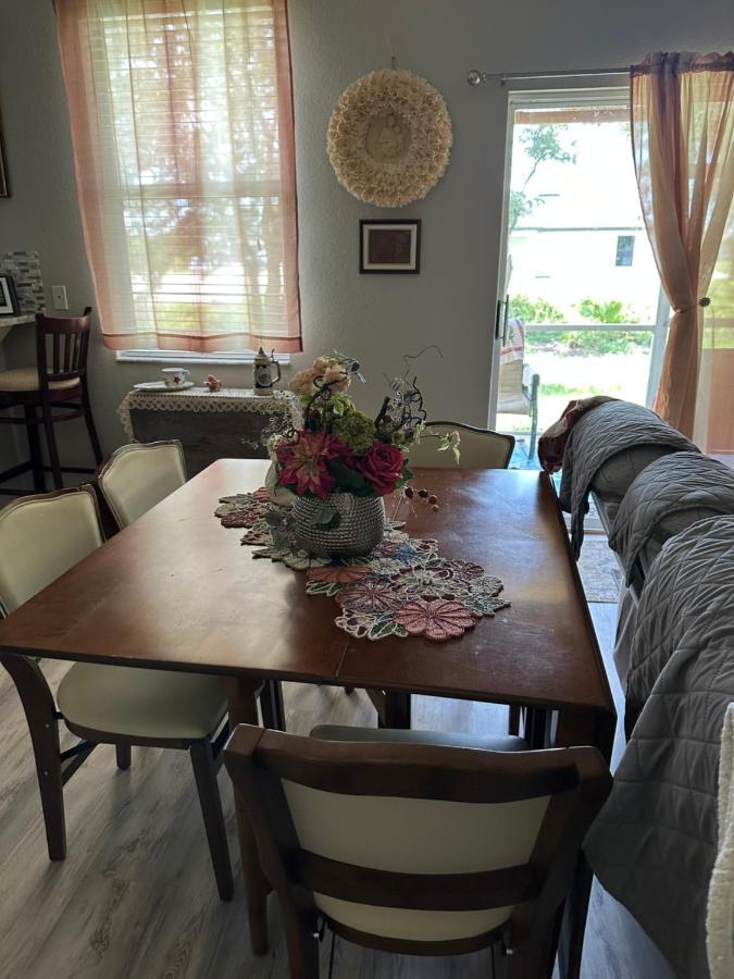 Quiet Room In A Family Home Lehigh Acres Exterior photo