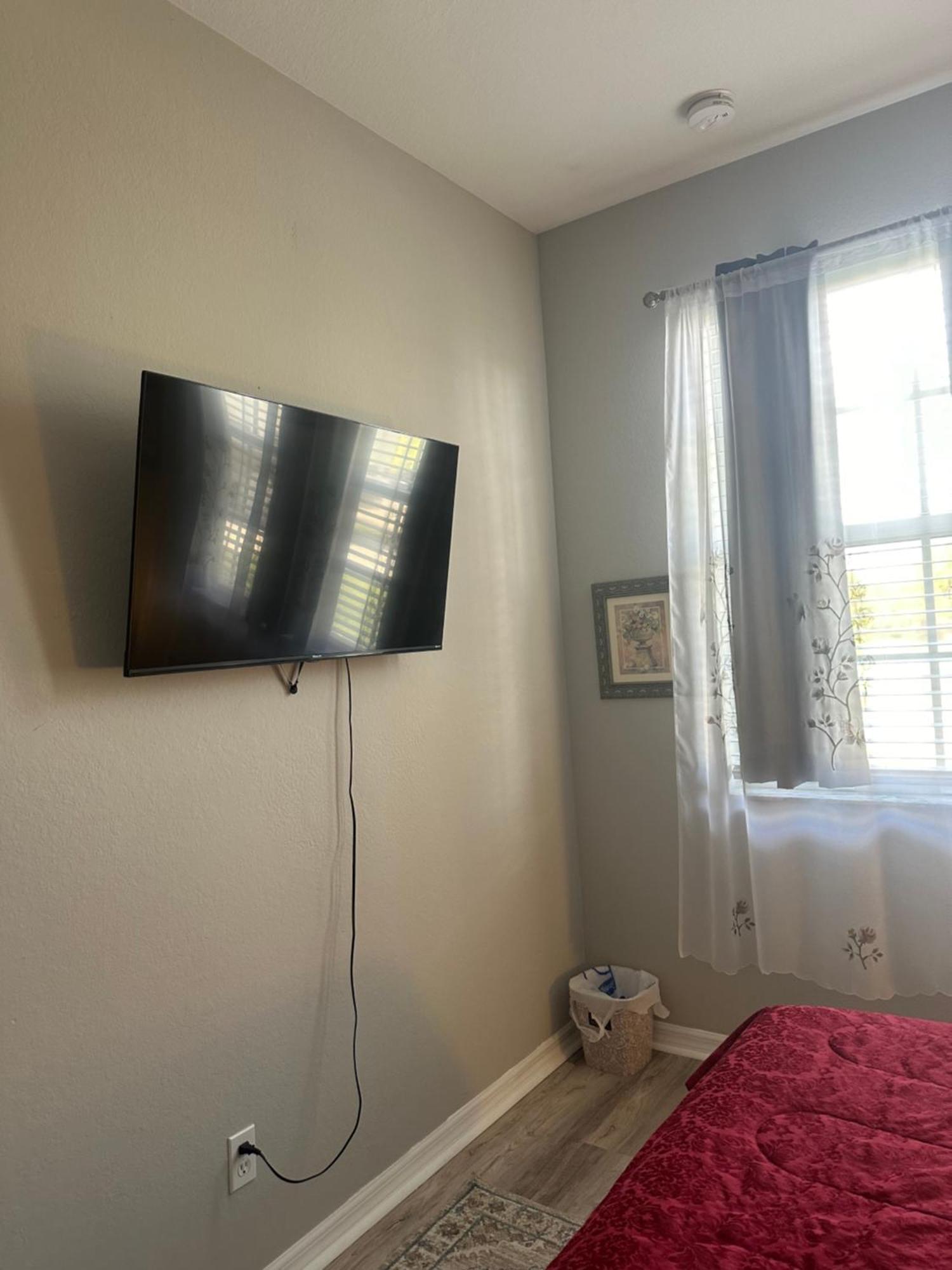 Quiet Room In A Family Home Lehigh Acres Exterior photo